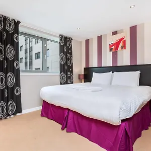 Hot-el-apartments Waterfront Aparthotel